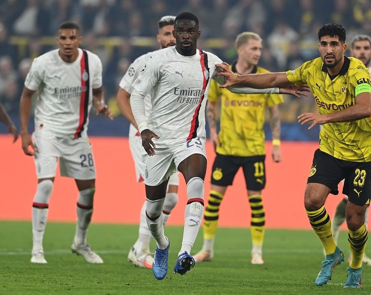 《实况足球》米兰铁卫惊喜来袭，空中霸主一击制胜